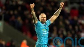 Castleford complete shock loan signing of Leeds half-back Blake Austin