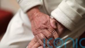 Research prescribes 25 minutes of slow walking for older patients in hospital