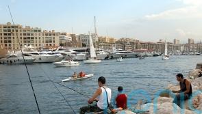Mediterranean lifestyle cuts chances of premature death, study suggests