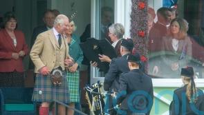 King presents award to Gordonstoun’s pipe band