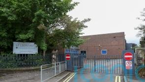 Parents at concrete crisis school to urge minister to back rebuild plans