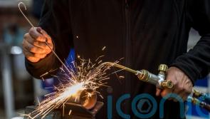 Fall in number of young people starting apprenticeships, research shows