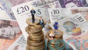 Little change in gender pay gap in past year, study suggests