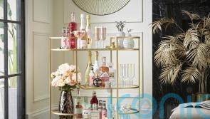 10 glitzy ways to style sleek soirées
