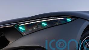 Mercedes approved to use turquoise lights in its autonomous cars