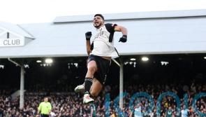 Fulham deny Arsenal chance to go top with victory at Craven Cottage