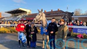 Grey Dawning back on track at Warwick