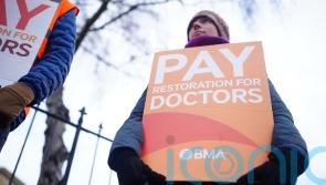 Junior doctors in Wales stage 72-hour walkout over pay