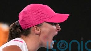 Iga Swiatek survives scare against Danielle Collins to reach third round