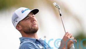 Sam Burns hits 61 to take one-shot halfway lead