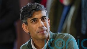 Rishi Sunak faces backlash from Tory right over tobacco ban plan