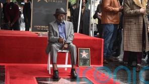 Jennifer Coolidge says 2 Broke Girls co-star Garrett Morris taught her gratitude