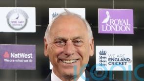Colin Graves looks set to return as Yorkshire chairman following vote at EGM