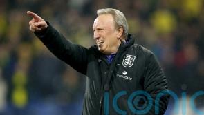 Aberdeen bring in veteran manager Neil Warnock to replace Barry Robson