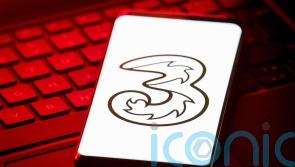 Three apologies after several days of mobile network issues