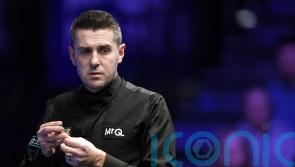 Mark Selby thrashes Ronnie O’Sullivan to end world number one’s unbeaten run