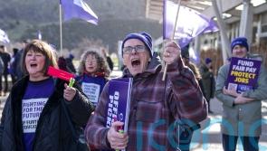 Minister urges striking unions and college bosses to get back round the table