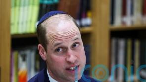 William condemns rise in antisemitism as he visits synagogue