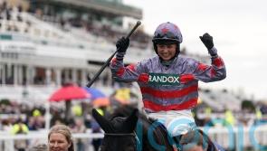 Frost sparkles aboard Red Rum victor Sans Bruit