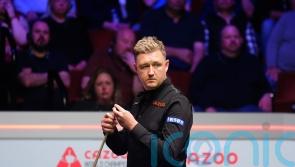 Kyren Wilson three frames from world title after holding off Jak Jones fightback