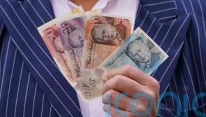 Hundreds head to Bank of England to get hands on first banknotes featuring King