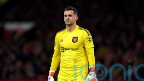 Tom Heaton signs new one-year deal with Manchester United