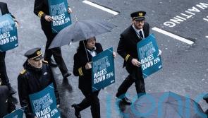Enterprise Minister urges Aer Lingus pilots to accept pay recommendation