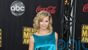 Jennie Garth shares ‘tremendous grief’ as she joins tributes to Shannen Doherty