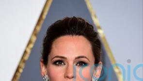Jennifer Garner gets stuck in lift for over an hour at first Comic Con