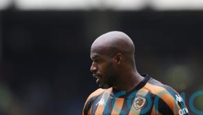 Hull snatch point with late Oscar Estupinan penalty