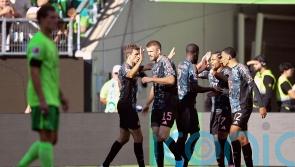 Serge Gnabry scores late Bayern Munich winner at Wolfsburg