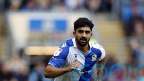 Promoted Chesterfield land maiden home win by beating Grimsby