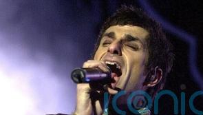 Scuffle between Jane’s Addiction band members broken-up on stage