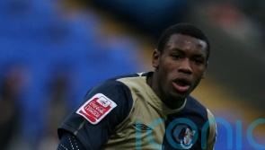 York beat 10-man Fylde to go top of the National League table