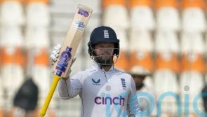 Ben Duckett gives England strong start in reply to Pakistan’s first-innings 366