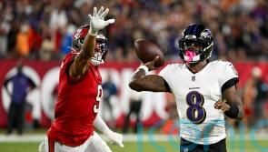 Lamar Jackson leads Baltimore Ravens to fifth straight victory