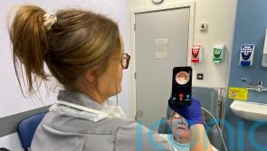 iPhone device that rules out throat cancer faster piloted in NHS