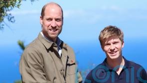 William meets young conservationists on Table Mountain viewpoint visit