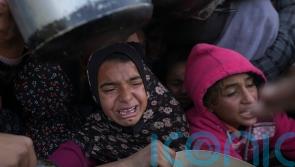 Israeli strikes continue in Gaza as neighbours close borders with Syria