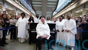 East 17’s Tony Mortimer surprises commuters with performance of Stay Another Day