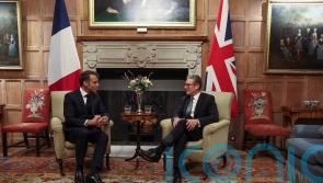 Starmer talks about Ukraine over dinner with Macron