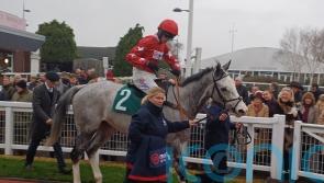 Potter dips in distance for Lightning test