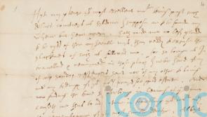 Rare letter to Elizabeth I from possible love interest sold for £32,700