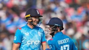 Ben Duckett and Joe Root lead England to 304 in must-win second ODI with India
