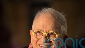 Artist David Hockney says he did not offer to paint King after house visit