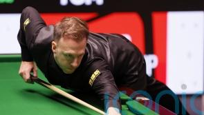 Judd Trump takes upper hand against Shaun Murphy in second-round Crucible clash