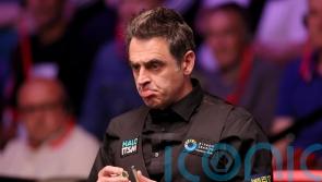 Ronnie O&rsquo;Sullivan on brink of last eight after dominating Pang Junxu
