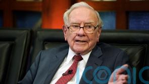 Warren Buffett shocks shareholders by announcing his intention to retire