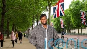 Singer to perform for King at VE Day concert held near his former busking spot