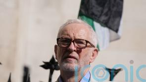 Jeremy Corbyn criticises Starmer’s ‘island of strangers’ speech at festival